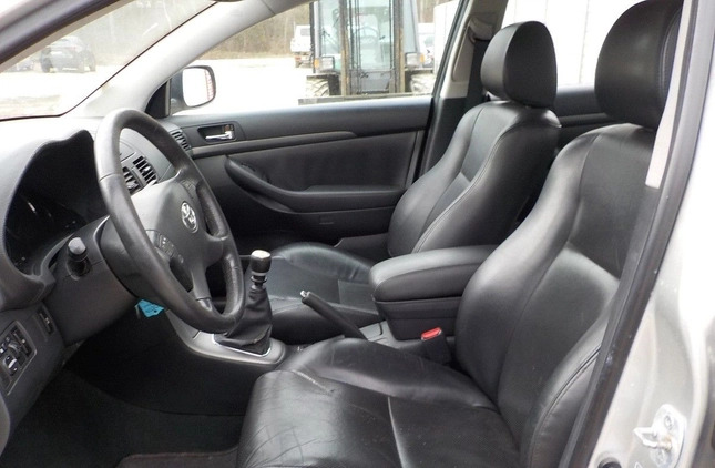 Toyota Avensis cena 10900 przebieg: 327672, rok produkcji 2008 z Sieniawa małe 232